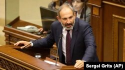 Никол Пашинян парламентте. 