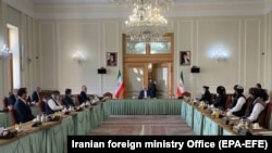 نشست هییت افغانستان و طالبان در ایران