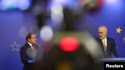 Komisionari për Zgjerim, Oliver Varhelyi, dhe kryeministri i Shqipërisë, Edi Rama, gjatë konferencës për media pas samitit të mbajtur në Tiranë më 29 shkurt 2024. 