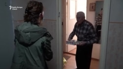 Cum reușesc brașovenii să-și țină în casă bătrânii în plin focar de coronavirus