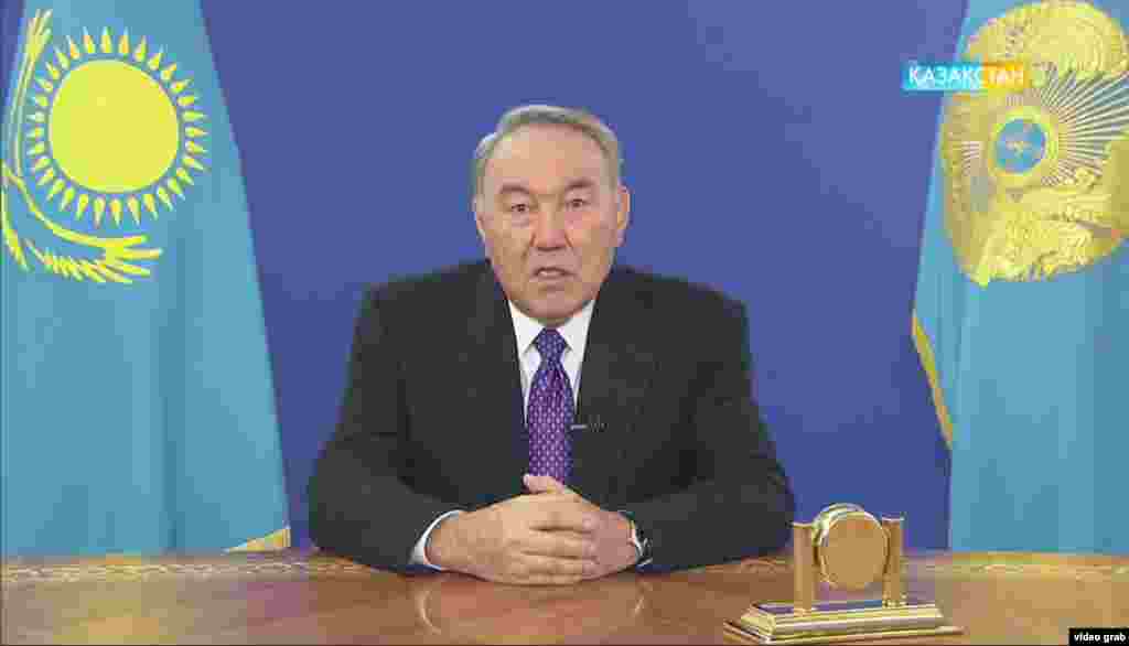 2017 жылы 25 қаңтарда Нұрсұлтан Назарбаев жергілікті телеарнадан&nbsp;сөйлеп,&nbsp;Қазақстан халқына үндеу жариялады. Ол билік тармақтары арасында билік өкілеттіліктерін бөлу реформасын бастайтынын мәлімдеді. Назарбаев өзіне тиесілі бірқатар өкілеттікті парламент пен үкіметке беретінін айтты. Ол бұл ниетін "қазіргі заман талаптары" мен "демократиялық реформалар рухына" сәйкес болу мақсатымен түсіндірді. Конституцияға енгізілетін өзгерістерді парламент екі жұмыс күні ішінде мақұлдады. Биліктің айтуынша, бұл өзгерістер елдің жағдайына қатысты парламент пен үкіметтің жауапкершілігін күшейтеді. Freedom House халықаралық ұйымы реформаны "ескі фасадқа жағылған тағы бір қабат бояу" деп&nbsp;атады.&nbsp;&nbsp;
