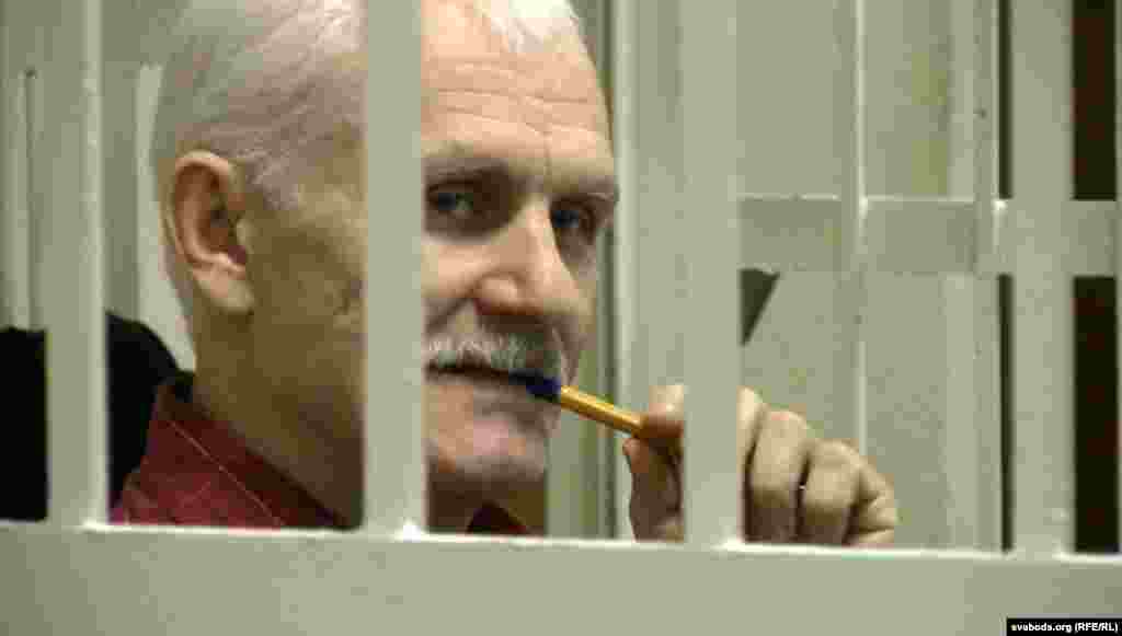 Алесь Беляцкий белорусский правозащитник, председатель правозащитного центра &laquo;Вясна&raquo;, вице-президент Международной федерации прав человека.