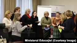 Profesori și manageri școlari, beneficiari ai Programului Național „Investim în Profesori”, reuniți în cadrul unui atelier de lucru organizat de Ministerul Educației și Cercetării, 3 decembrie.