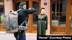 Гөлнур Даутова һәм фотограф