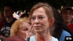 Посланичката на Германия Ирене Мария Планк по време на протеста срещу ареста на варненския кмет Благомир Коцев, 16 юли 2025 г.