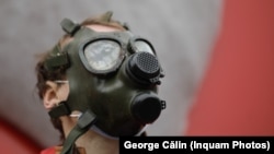 România trebuia să transmită Comisiei primul său program național de control al poluării atmosferice până pe 1 aprilie 2019, însă programul respectiv nici măcar nu a fost încă adoptat. (Imagine de la protestul Declic față de poluarea din București, aprilie 2021)