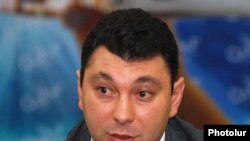 Пресс-секретарь Республиканской партии Армении Эдуард Шармазанов