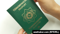 Требования сдать загранпаспорта появились после сообщений о депопуляции Туркменистана
