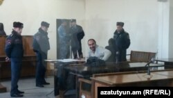 Պավլիկ Մանուկյանը դատարանի դահլիճում, արխիվ