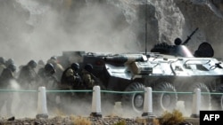 Кыргызстан -- Атайын даярдыктагы аскерлердин Орто-Токой суу сактагычынын жанындагы антитеррордук машыгуусунан, Ысык-Көл облусу, 31-октябрь, 2012. (Сүрөттүн азыркы окуяга тиешеси жок.)