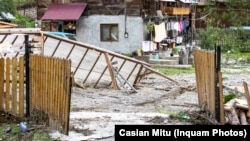 Urmări ale inundațiilor apărute în urma unor ploi torențiale în amonte de localitatea Broșteni, județul Suceava. 28 iulie 2025.