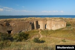 Військові укріплення, острів Березань