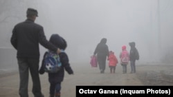 Elevi mergând la școală- județul Ialomința