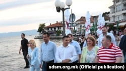 Партиските функционери се растрчаа низ Македонија во изборна година