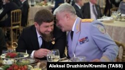 Глава Чечни Рамзан Кадыров с министром внутренних дел РФ Владимиром Колокольцевым (архивное фото)