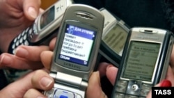 یک مقام عالی رتبه در شرکت مخابرات ایران گفت این شرکت برای لو دادن و معرفی « ارسال کنندگان MMS غیر اخلاقی» جایزه تعیین کرده است.