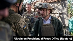 Президент України Володимир Зеленський відвідує прифронтову зону на Донбасі. Україна, 14 жовтня 2019 року