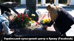 Пам’ятник українському письменнику Тарасу Шевченку у Сімферополі, 9 березня 2017 року 