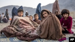 Islamabad is implementing the deportation of millions of Afghan refugees -- and rights groups are calling it cruel and dangerous. (file photo)