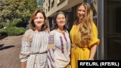 Nadia, Silvia și Iuliana fac parte din Clubul Basarabencelor din România și sunt implicate în alegerile de duminică. 