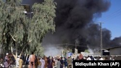 Талибан менен өкмөттүк күчтөрдүн салгылашуусу маалында болгон жардыруу.  Кандагар шаары. 12-август, 2021-жыл. 