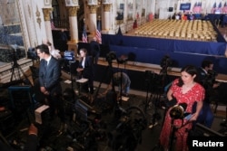 Sala de bal de la Mar-a-Lago pregătită pentru declarațiile lui Trump