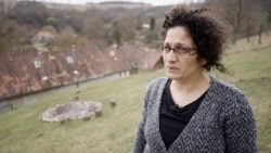 Family Threatened In Hungarian Village That Proclaims Itself 'Roma Free'