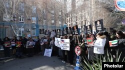 Գերիներին ազատ արձակելու ուղղությամբ քայլեր ձեռնարկելու պահանջով ակցիա Երևանում, 28-ը փետրվարի, 2025թ.
