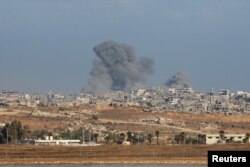 Bombardamente israeliene în Gaza, la 7 octombrie 2025.