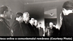 Gheorghe Gheorghiu Dej, P.Groza, Gh. Tătărescu la Legaţia Sovietică, cu prilejul reunirii Nordului Transilvaniei cu România (11 martie 1945) Sursa: Fototeca online a comunismului românesc; cota:02/1945(98/1945)(97/1945)