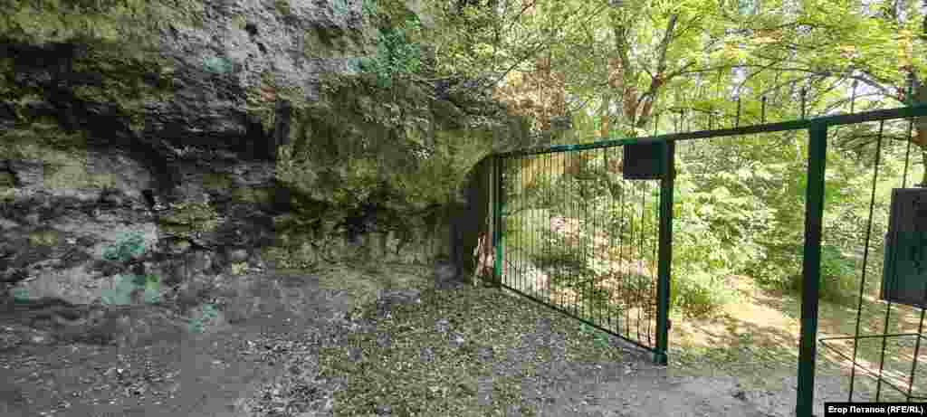 Уникальное расположение грота Чокурча – словно в дикой местности – могло бы быть его преимуществом для привлечения туристов