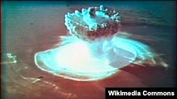 საბჭოთა კავშირის პირველი წყალქვეშა ბირთვული აფეთქება ნოვაია ზემლიაზე 1955 წლის 21 სექტემბერს. 3,5 კილოტონის სიმძლავრის Т-5 ტორპედო 12 მეტრის სიღრმეში გამოცადეს. (бухта Чёрная).