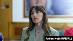 Anëtarja e Lëvizjes Vetëvendosje dhe nënkryetarja e Kuvendit të Kosovës, Albulena Haxhiu.