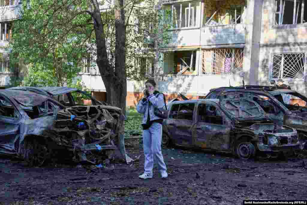 Обломки упали во дворе дома, повреждено здание детского сада