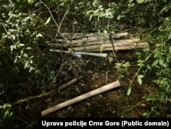 Shkopinj bejsbolli u gjetën nga Policia në lagjen "Zabjelo" të Podgoricës.