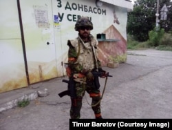 Barotov, zabit unvanına baqmadan, 2014 senesi ATO-ğa göñülli asker olaraq ketti