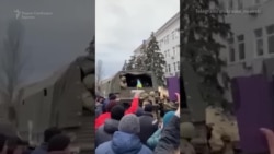 Отпор на украински цивили против руските војници