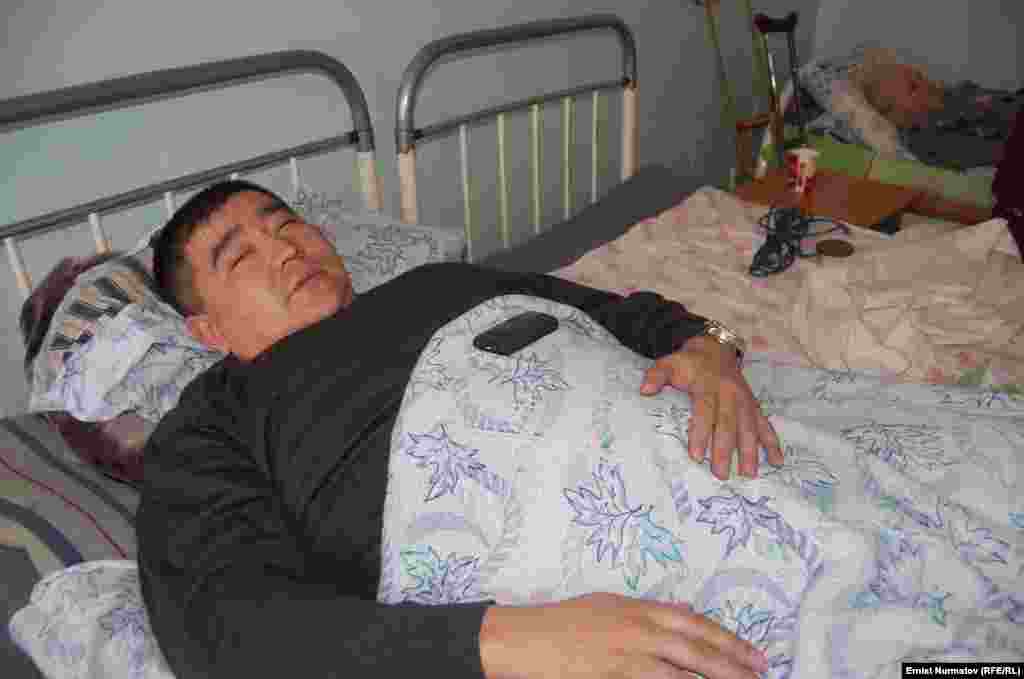 Один из пострадавших рейса "Бишкек-Ош", чей самолет потерпел крушение в аэропорту Оша, 28 декабря.