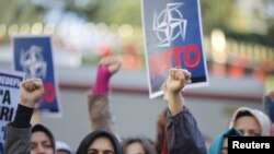 Түркияда НАТОнун планына каршы митинг өттү.
