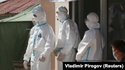 Медработники в одном из дневных стационаров в Бишкеке.