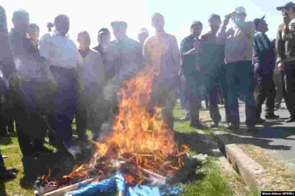 12-апрелде Таласта өтө турган "Кыргызстан жаңы күчтөрү" уюмунун курултайы жергиликтүү калктын тоскоолдуктарынан улам болбой калды.