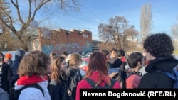 Studenti okupljeni ispred Fakulteta dramskih umetnosti u Beogradu krenuli su u protestnu šetnju ka Novom Sadu, 30. januar 2025.