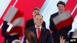 Karol Nawrocki a câștigat alegerile prezidențiale din Polonia, cu aproape 51% din voturi, în turul II, pe 1 iunie 2025.