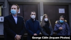 Contradicțiile dintre premierul Florin Cîțu și ministrul Vlad Voiculescu și diversele neconcordanțe în comunicarea publică scad încrederea în vaccinare.