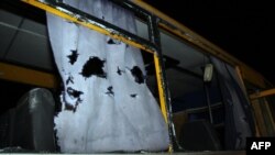 Автомобіль цивільного маршрутного таксі, розстріляний на блокпосту під Волновахою, 13 січня 2015 року