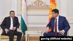 Встреча премьер-министра Кыргызстана Улукбека Марипова (справа) с премьер-министром Таджикистана Кохиром Расулзодой. Россия, Татарстан, Казань. 29 апреля 2021 года.
