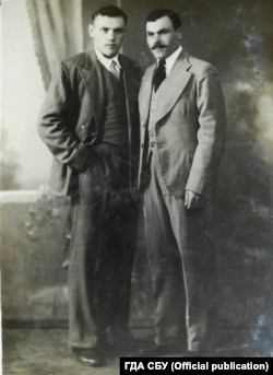 Олекса Губар (праворуч) ‒ один із керівників ОУН на Уманщині. ГДА СБУ, фонд 5, справа 68216-о, том 7