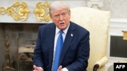 აშშ-ის პრეზიდენტი დონალდ ტრამპი თეთრ სახლში ჟურნალისტებს ესაუბრება. 2025 წლის 24 აპრილი 