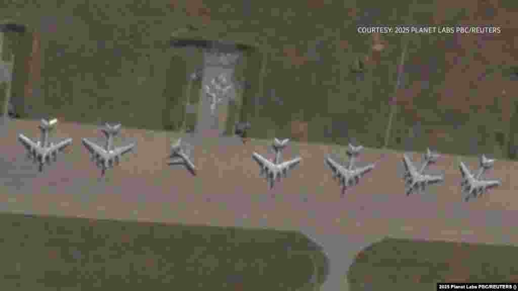 Ресей әуе базасының украиналық дрон шабуылына дейін спутниктен түсірілген суреті