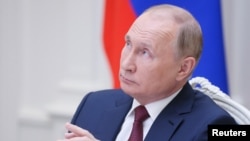 Vladimir Putin a devenit unul dintre cei mai influenți oameni de pe planetă. După prăbușirea Uniunii Sovietice, el spune că a lucrat ca taximetrist.